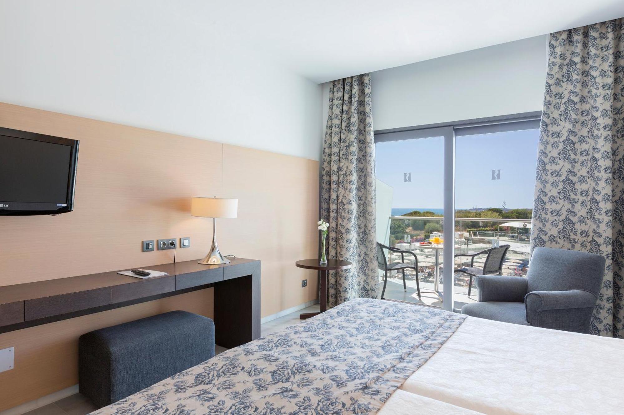 Double or Twin Room with Side Sea View,1214597299:JPEG
