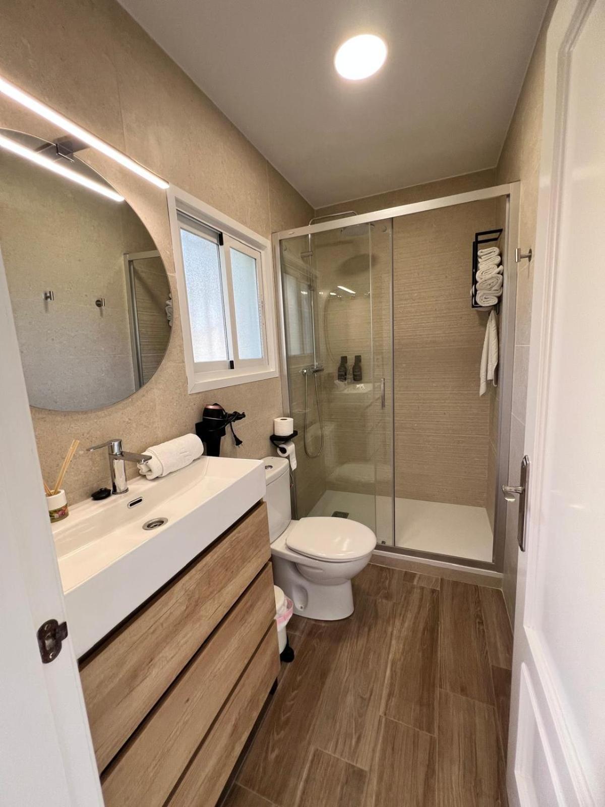 Double Room,1765868052:JPEG